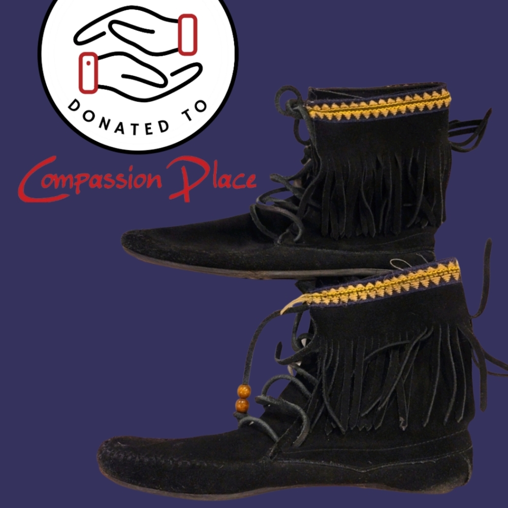 ♻️ DONATED Front lace boots with ankle accent